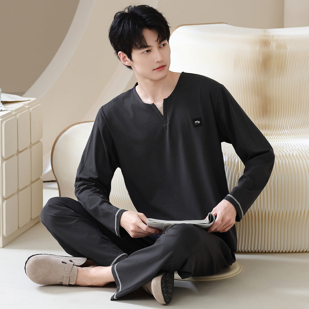 Men in pajamas can wear home clothes outside