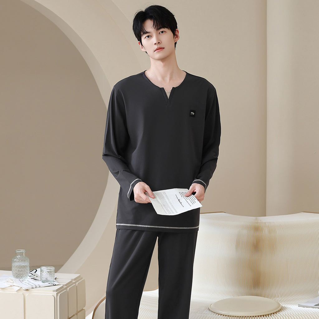 Men in pajamas can wear home clothes outside